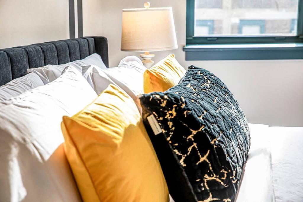 Heart Of Dt With Free Pool & Steam Plus Gym Luxe 812 Cleveland Eksteriør bilde